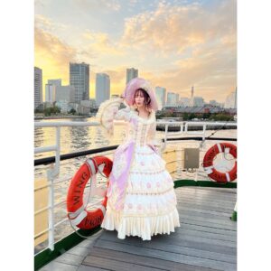 Megu Sakuragawa Instagram - 2022年11/5(土)
『SAKURAGAWA MEGU BIRTHDAY PARTY CRUISE 2022 in YOKOHAMA』
でのお写真です。

毎年バースデーイベントはなりたい自分を見てもらいたいと思っていまして、今年はプリンセスめぐと魔女っ子めぐになってみました！
ファンのみんなと一緒に仮装パーティーができたなんて、本当に幸せでした☺️

#めぐちぃバースデークルーズ2022