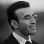 Mehmet Yılmaz Ak Instagram - R.I.P Ersoy Tüm ay yapım ve çukur ekibine teşekkürler:) Çok keyifli bi çalışma süreci geçirdim.Bu süreçte güzel mesajlarını ve iyi dileklerini gönderen herkese teşekkürler🙏🏻En kısa zamanda görüşmek üzere🙋🏻‍♂️ @ayyapim @showtv @cukurdizi #aileherşeydir #çukur #ersoy #çukurheryerde