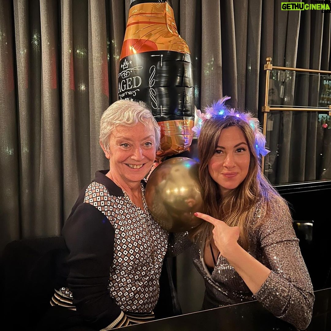 Melis Babadağ Instagram - 40. Yaşım Vol.2 🥰 Brasserie Noir