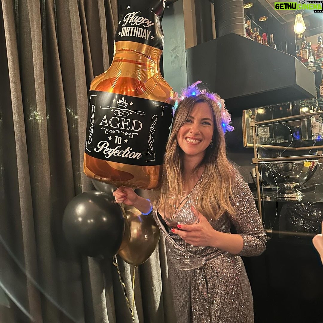 Melis Babadağ Instagram - 40. Yaşım Vol.2 🥰 Brasserie Noir