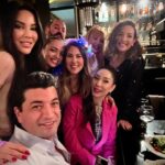 Melis Babadağ Instagram - 40. Yaşım 🥰 🙏🏻 Flu ve gerçek anlar, sevdiklerim, Freud ve ben. 🙏🏻 Brasserie Noir