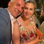 Melis Babadağ Instagram - Ben ve Benim gerçek hayattaki Güzel Ailem ♥️ Canım @aylinyilmazhautecouture ciğimin ince tasarımıyla🌺🙏🏻