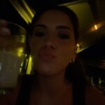 Melis Tüzüngüç Instagram - yine kafamın içi gibi bi postmuş. bi de hayat, benle güldüğün kadar anlamlıymış🤷🏻‍♀️
