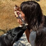 Melis Tüzüngüç Instagram - içimde sürekli uçuyorum. inandığım ne varsa yanımda taşıyorum. çıktığım/döndüğüm her yolda biraz daha kendime varıyorum🌬️