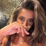 Melis Tüzüngüç Instagram - mutlu sonlu çeşme harekatı😶‍🌫️