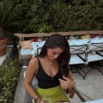 Melis Tüzüngüç Instagram - yaz masaları🌅