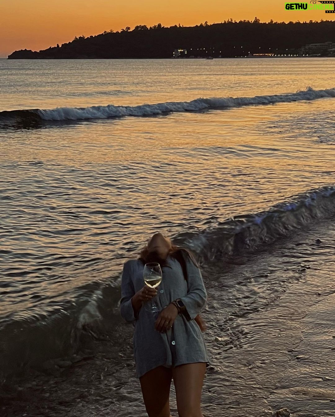 Melis Tüzüngüç Instagram - öyle bi güzel gitti ki gün🪄