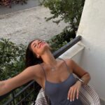 Melis Tüzüngüç Instagram - hatta belki seviyoruuum🌸