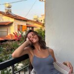 Melis Tüzüngüç Instagram - hatta belki seviyoruuum🌸