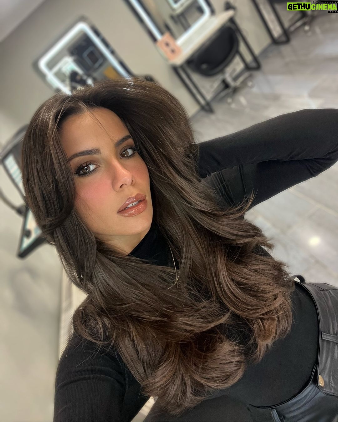 Melis Tüzüngüç Instagram - bence ben bu mecrayı yanlışlıkla kullanıyorum da neyse. 2024'ü sevdiğimi söyleyip çıkıcam.