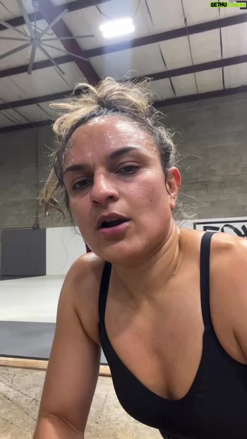 Melissa Cervantes Instagram - Boxing l? Si good morning everyone please follow @mittman_joe nd come and train with us! 🤼♀️🤼♀️🤼♀️🤼♀️🤼♀️🤼♀️ #comeback #dying #notgivingup