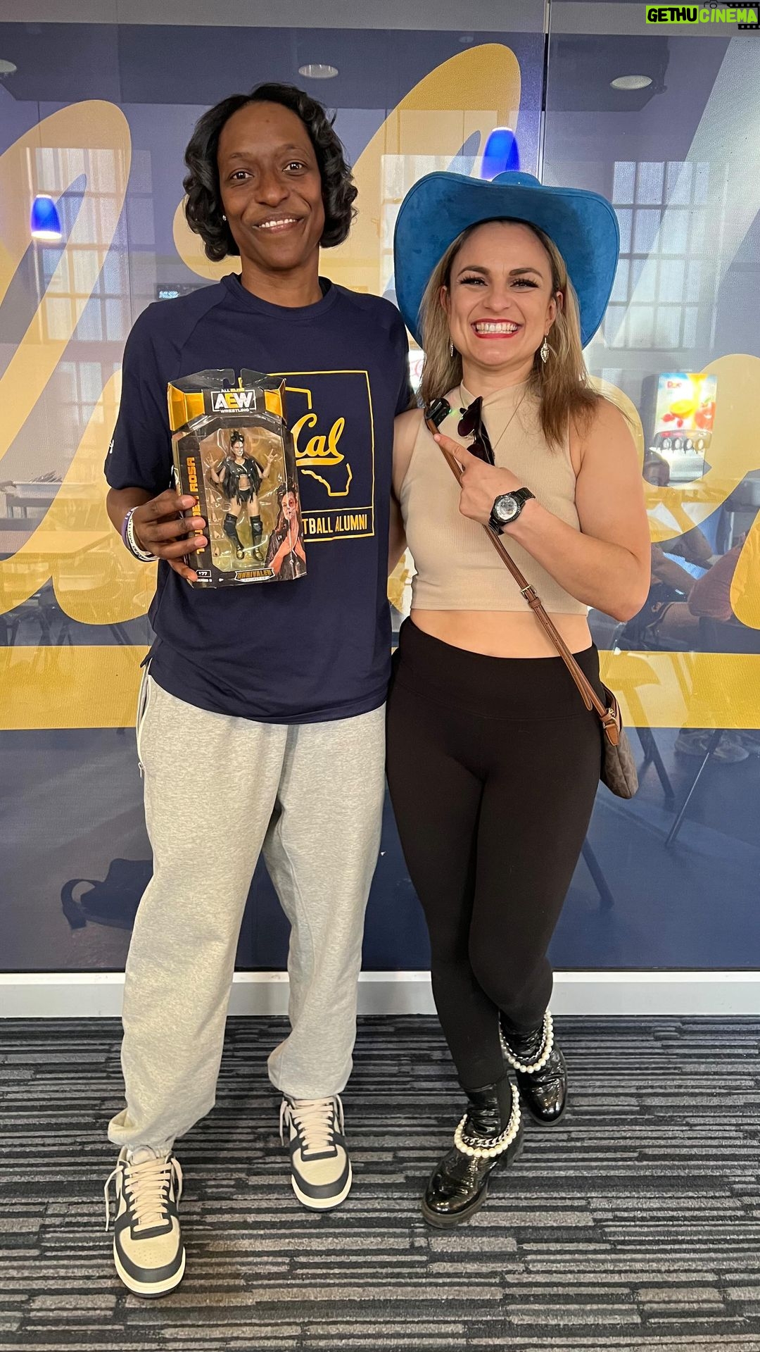 Melissa Cervantes Instagram - We are getting ready for @calwbball game tonight at 7pm where I will singing the National Anthem! Thanks @drtydouglas for this amazing opportunity and @caldeibj @ucberkeleyofficial #gobears #bayarea #berkeley #lameramera