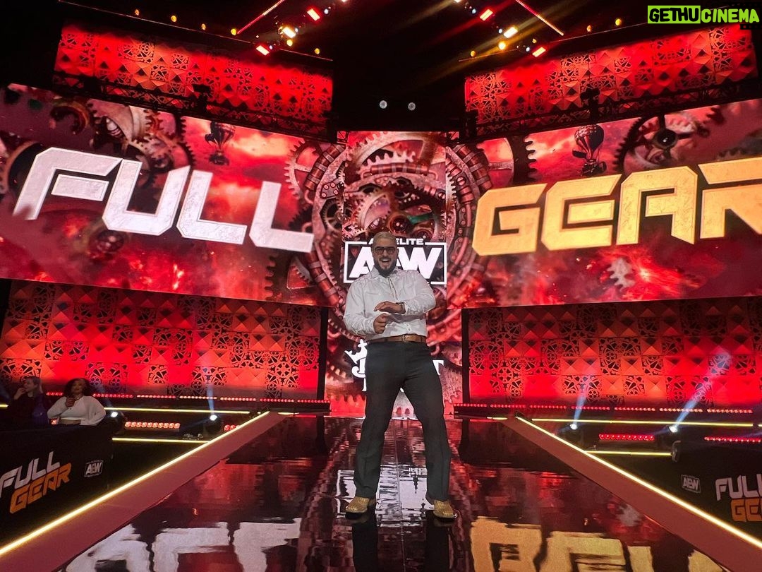 Melissa Cervantes Instagram - Happy #fullgear everyone ❤️ @alvaro.aew and I are so excited to bring you toda la acción en español! See you pretty soon! @aew #zerohour #lameramera #ppv