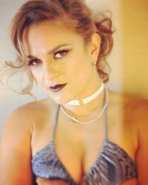 Melissa Cervantes Instagram - Enamorada 🖤❤️ 
Mua @clockinour 
#patreon #lameramera #thunderrosa