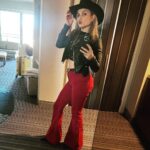 Melissa Cervantes Instagram - De tejanita a chiquita bonita ❤️ if you want to see this and more subscribe to my #patreon My fans and I have lots of fun there and the higher tier get the best pictures and gifts ever #bb #lameramera #dressup #fit #gordibuena #hola #instafit