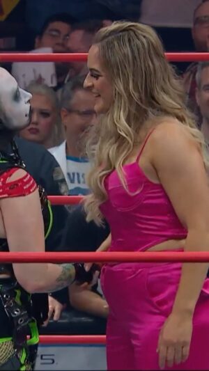 Melissa Cervantes Instagram - @thunderrosa22 saved @abadon_aew from TBS Champion @thejuliahart & @skyeblue_wrestling during #AEWCollision!