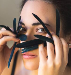 Melissanthi Mahut Instagram - Peekaboo or Between some feathers