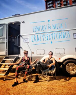 Melissanthi Mahut Instagram - Throwback to two glitter lizards basking in the sun between takes. 

An honour to have roasted in designer leather next to you @thatdanstevens 🦎