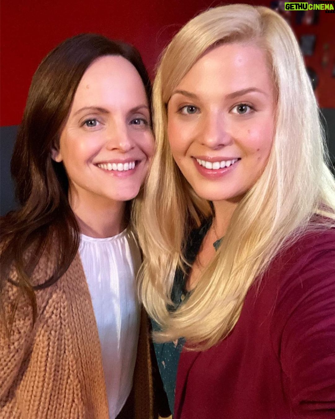 Mena Suvari Instagram - Lovely meeting and working with you lady❤️ @risadorken #setlife🎬
