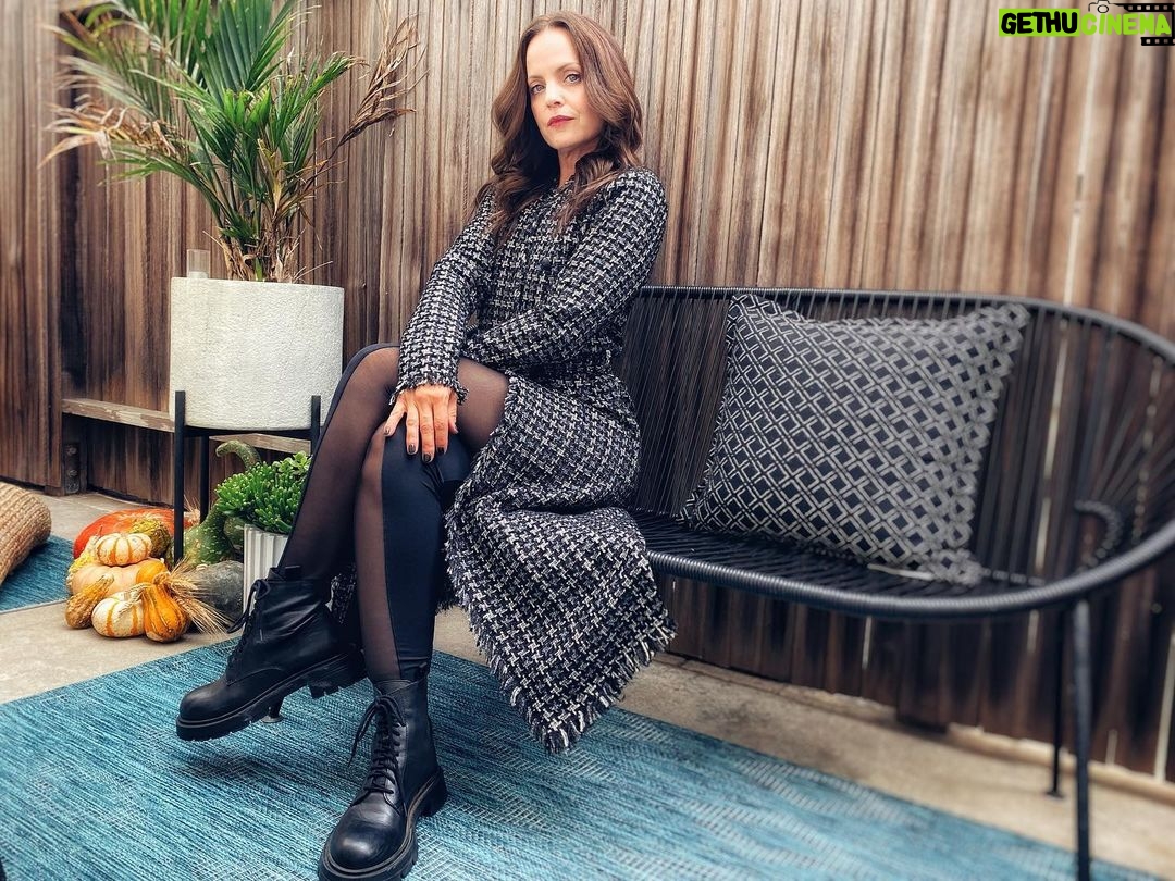 Mena Suvari Instagram - Wanna sit and watch @TheAccursedMovie with me?🖤👻✨