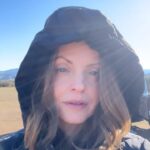Mena Suvari Instagram - ✨🫶🏻Movie magic in majestic locales ✨#KalahariMovie #SetLife #WorkingMomLife 🫶🏻✨