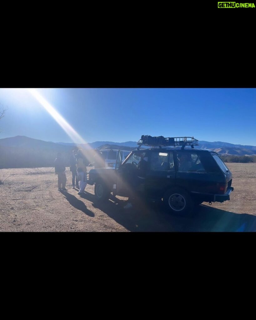 Mena Suvari Instagram - ✨🫶🏻Movie magic in majestic locales ✨#KalahariMovie #SetLife #WorkingMomLife 🫶🏻✨