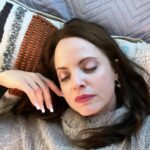 Mena Suvari Instagram - And now to the next coast✈️✨ #AllYouNeedIsBlood #SetLife #WorkingMomLife ✨💪🏼 #FullOfGratitude 🙏🏼✨