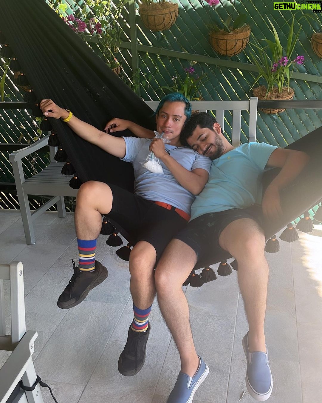 Mena Suvari Instagram - Day 4✨Rest & Relaxation ✨#ElSalvador #WeekendVibes 🌴✨