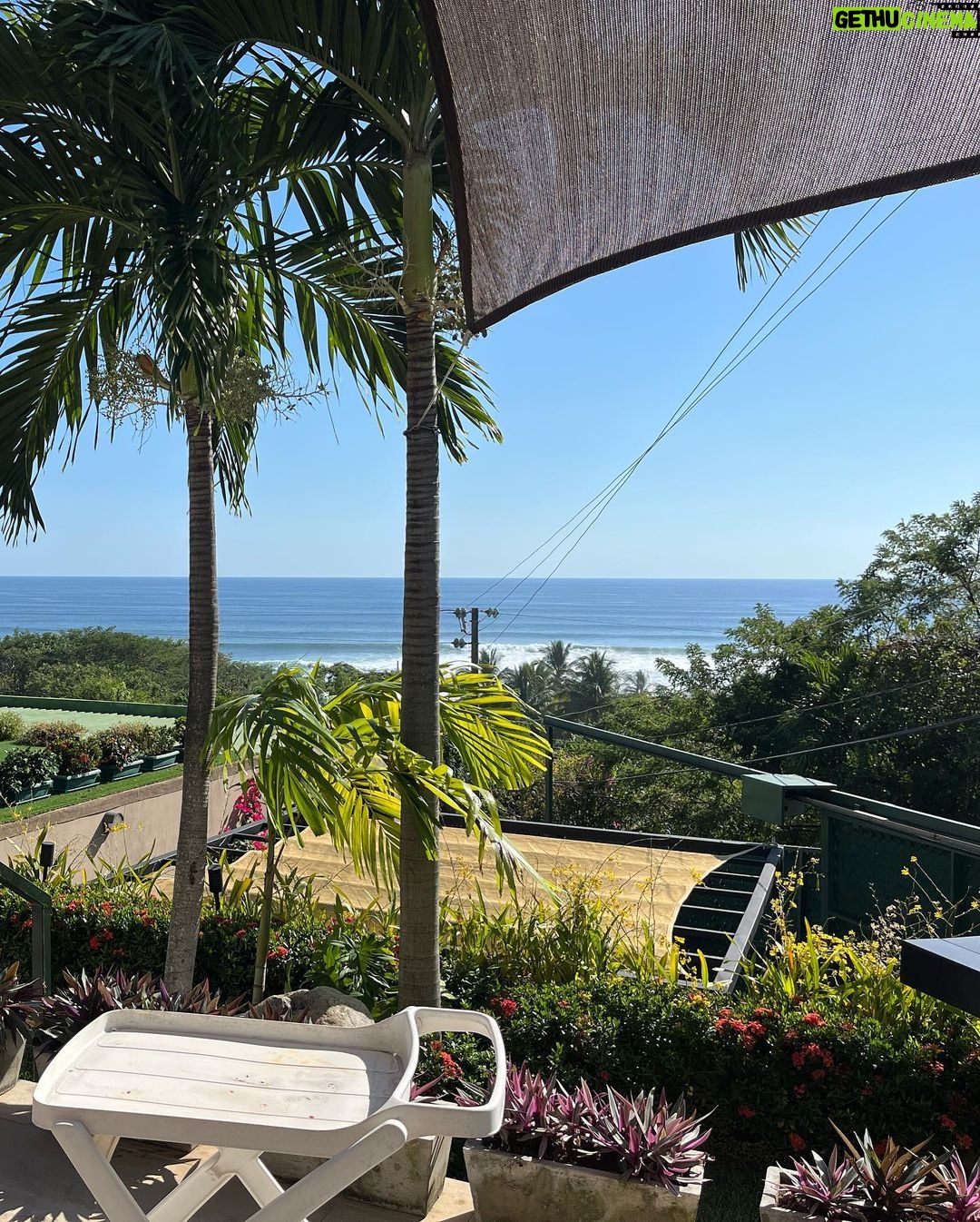 Mena Suvari Instagram - Day 4✨Rest & Relaxation ✨#ElSalvador #WeekendVibes 🌴✨