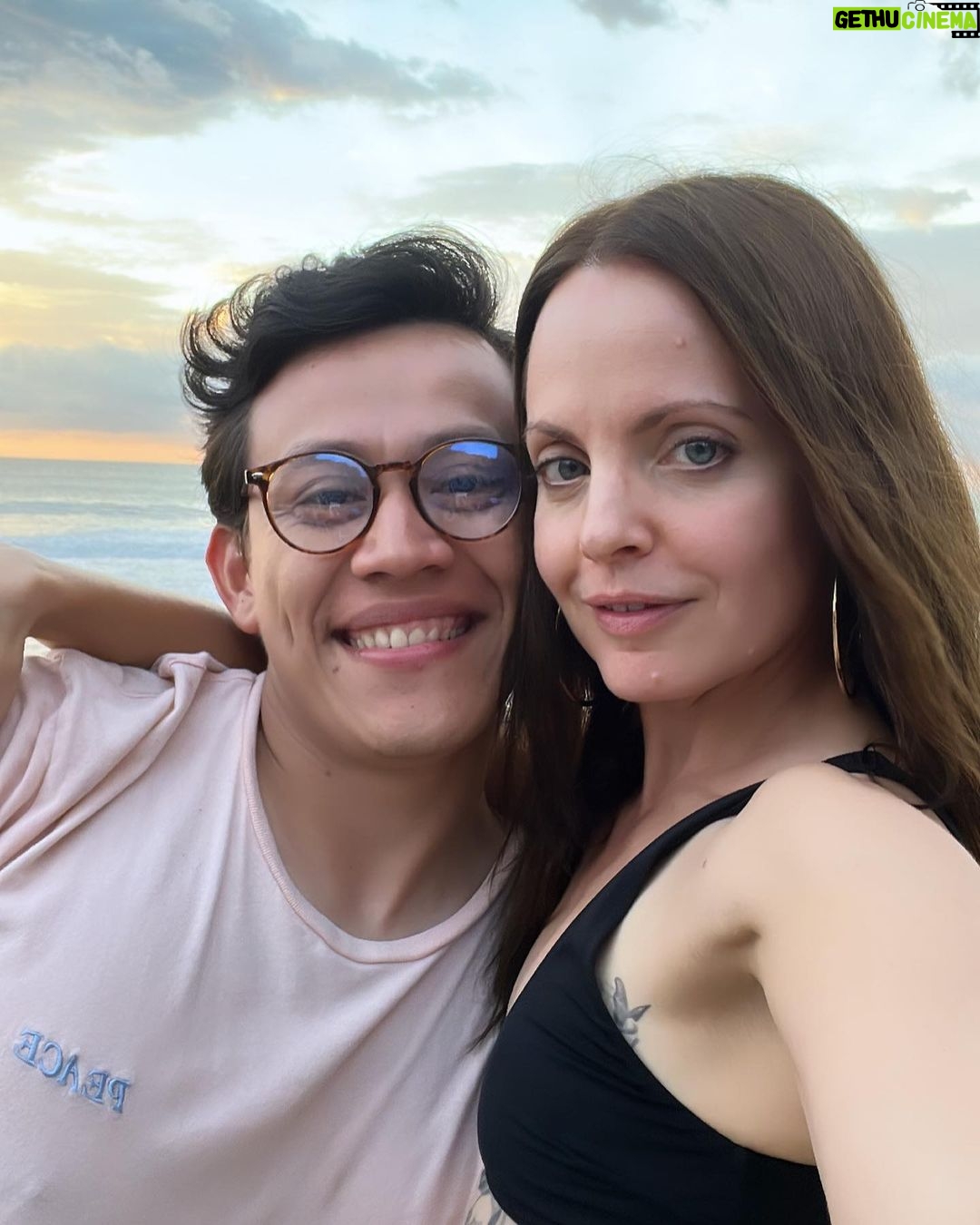 Mena Suvari Instagram - Day 4✨Rest & Relaxation ✨#ElSalvador #WeekendVibes 🌴✨