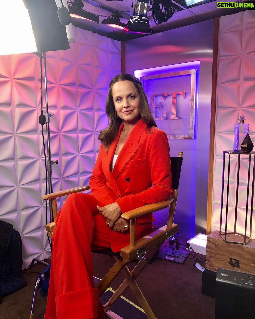 Mena Suvari Instagram - A little #bts from a wonderful time with @entertainmenttonight 🫶🏻✨Thank you for having me on to discuss #HouseOfChains airing this Saturday on @lifetimetv ✨