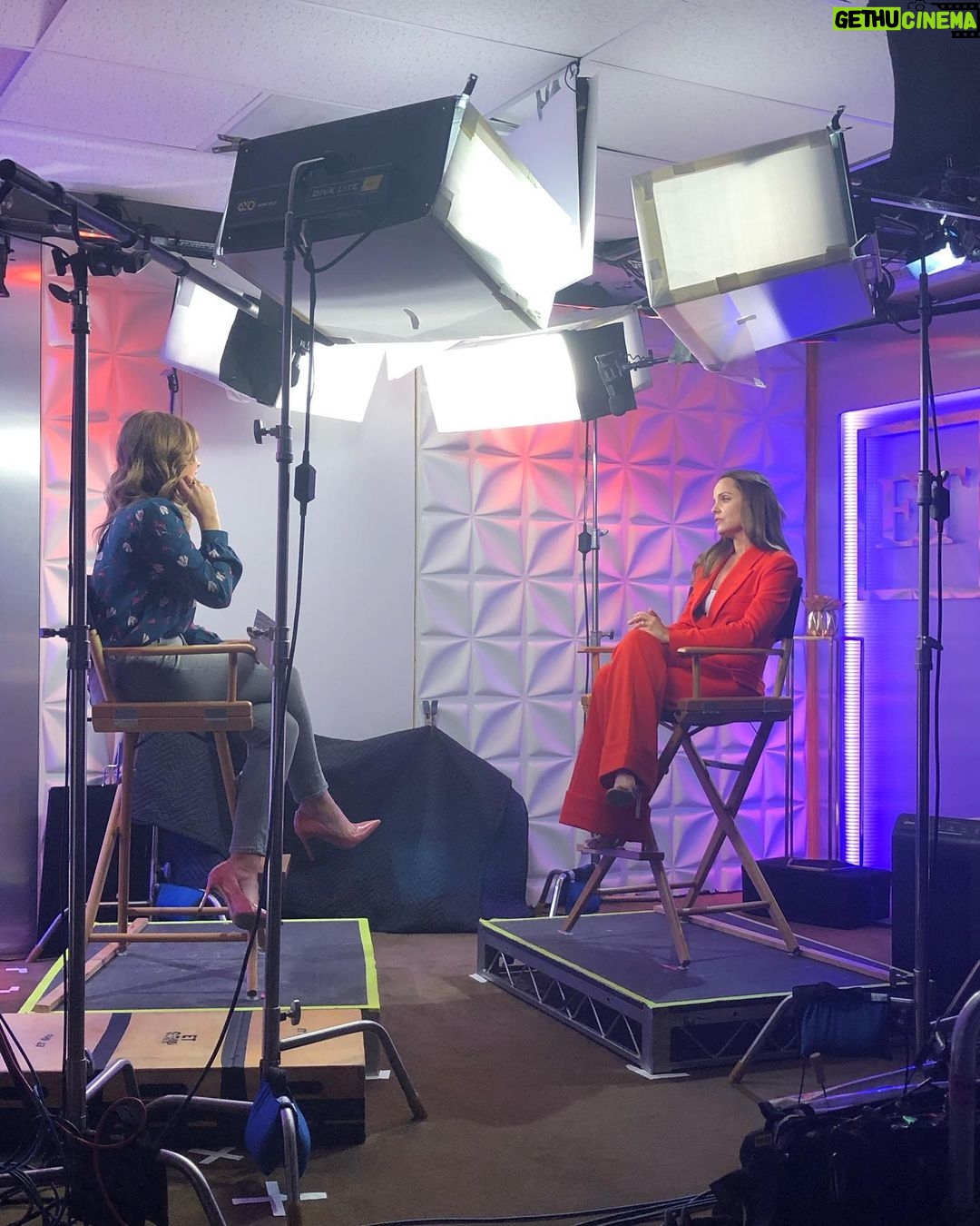 Mena Suvari Instagram - A little #bts from a wonderful time with @entertainmenttonight 🫶🏻✨Thank you for having me on to discuss #HouseOfChains airing this Saturday on @lifetimetv ✨