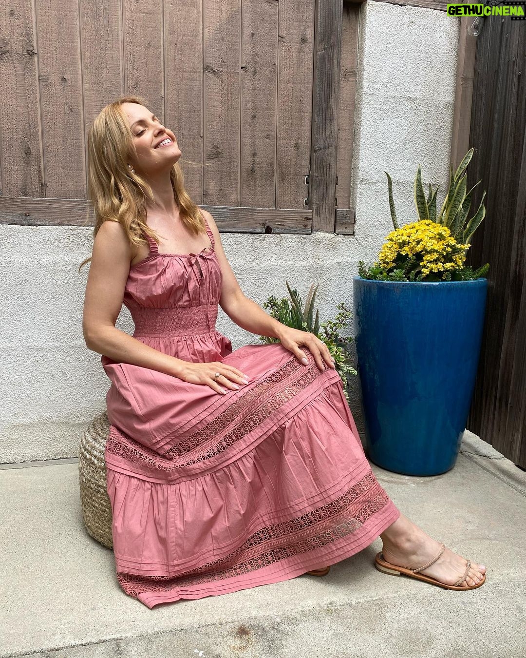 Mena Suvari Instagram - Big thanx and much love to everyone for the most magical day together shooting for @mtv I appreciate you! @nolasinger @robertti @frankiepaynehair @stephlrowe you’re 💎’s and 🤟🏼✨❤️ Thank you for taking the time and making me feel beautiful ✨ ……………………..…………………………………………………………. To name a few❤️thank you for the love & support🙏🏼✨: dress @cleobella shoes @cornettisandals earrings @maisonmiru #WorkingMamaLife #LivingInTheGratitude