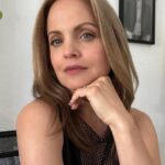 Mena Suvari Instagram - Thank you @nolasinger @robertti @frankiepaynehair for taking the time for this morning to promote #RZRSeries for @officialgalafilm #ComingSoon 👌🏼✨ I love and appreciate you🖤✨ #GlamFam #FilmFam