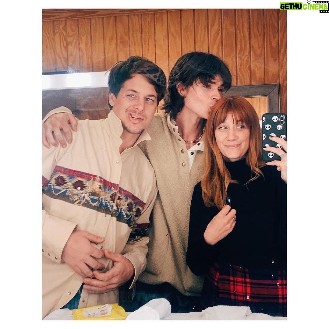 Mena Suvari Instagram - Missing this bunch way too much way too soon ๐ค๐นโจ#HuntClubMovie Repost @jamin8r ๐๐ผโจ