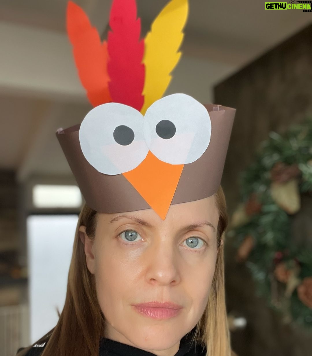 Mena Suvari Instagram - Happy Thanksgiving, y’all. My son made this. 👌🏼🦃🧡✨