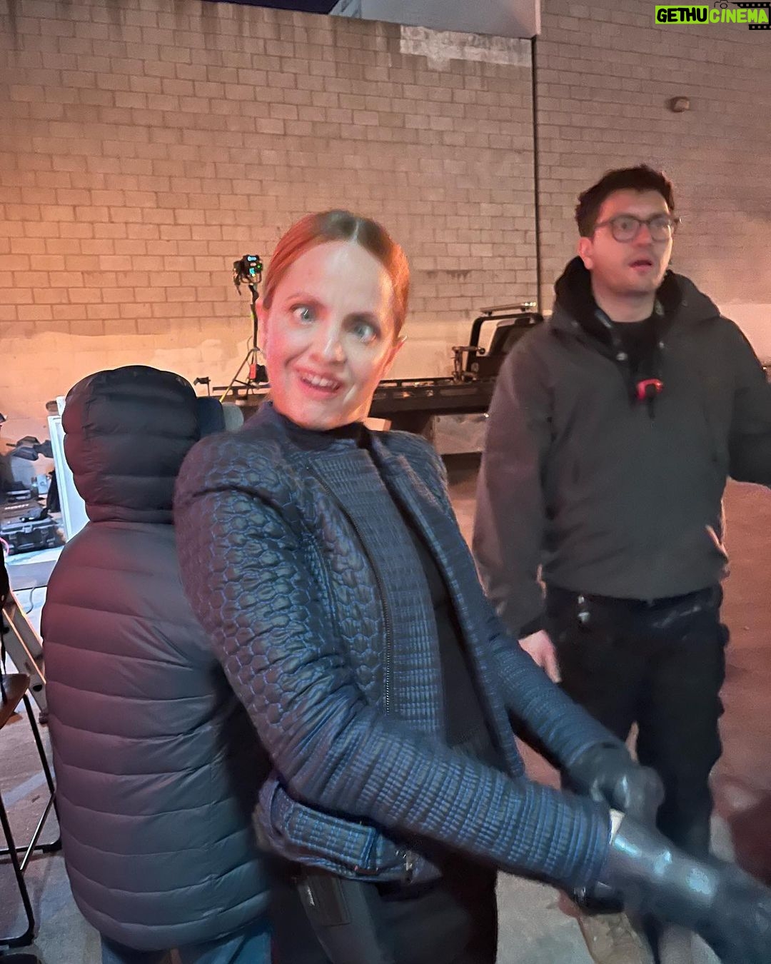Mena Suvari Instagram - Last “day” with the #RZRSeries #FilmFam and I’m gonna definitely miss this bunch. 🥲❤️🤟🏼✨ Thank you @davidbianchi_official for your vision and allowing me to be a part of it. I had more fun than I could have ever expected. 🥰 #NightShoots #WorkingMamaLife