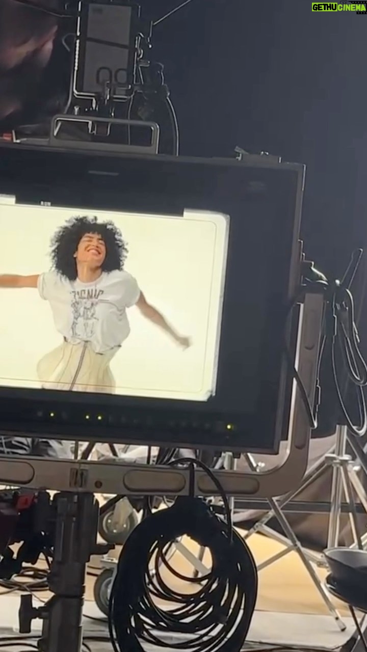 Mette Towley Instagram - I’m coming on strong… these feelings are getting heavy! TWO DAYS until VAN GOGH comes out! AUG 10th! Click the pre-save in my bio… music video and song out at the sameeeee time! SYNCH IT UP AND LOCK IN STEP! 🤍 #METTE #VANGOGH #MIKESABATH #jonnylattimer