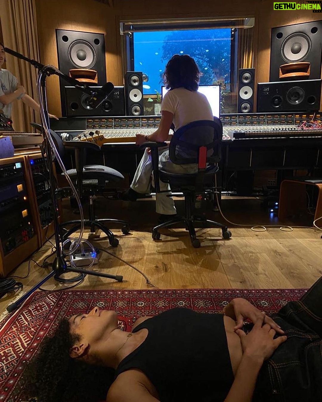 Mette Towley Instagram - do people still post photos on here? lol artist life dumpppppp for the people 🥹