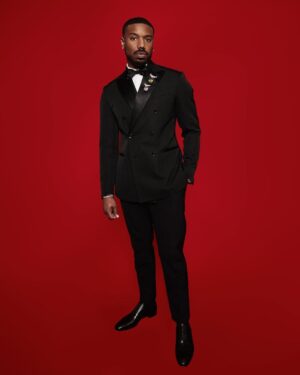Michael B. Jordan Instagram - #Oscars 

Excited to be presenting the award for best cinematography with my co-star Jonathan Majors 

Photo: @tayojr 
Style: @jasonbolden 
Hair: @jove14 
MU: @tashareikobrown 
Suit: @louisvuitton 
Jewelry: @tiffanyandco