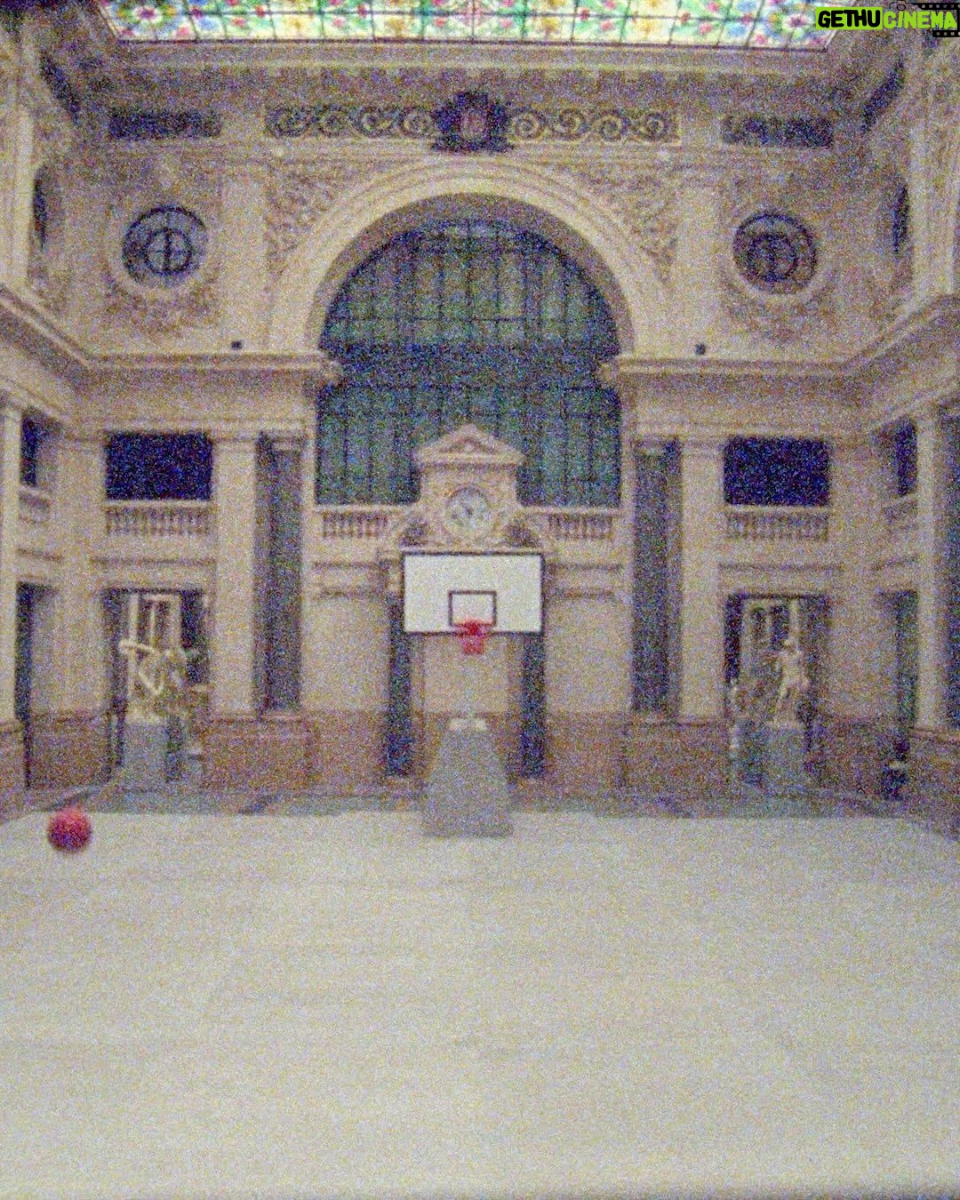Michael Jordan Instagram - The world doesn’t decide what @zionwilliamson is capable of. He does. #Beyond Paris, France