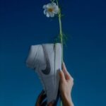 Michael Jordan Instagram – Forget-me-nots x Jordan Air Ship embodies the dawn of a beautiful future. The bud is in its unfinished state, but it has an immeasurable resilience and beauty hidden within. And that bud may be you.

Forget-me-nots is a Tokyo based shop serving up sneakers and street style for women.

Available from 9.27 at select retailers. Forgetmenots