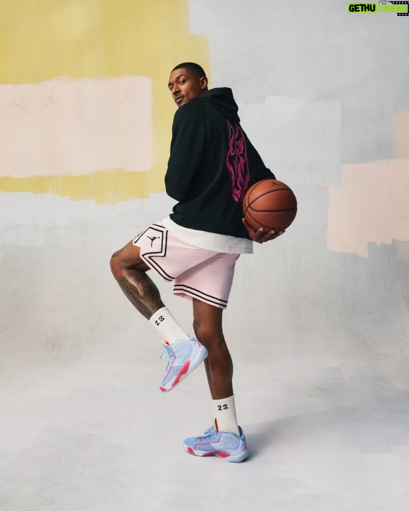 Michael Jordan Instagram - From step-backs to behind-the-backs. @bradbeal3 moves freely in the iconic Diamond Shorts. 💎 Now in new seasonal colors. Tap to shop.