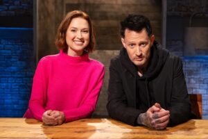 Michael Voltaggio Instagram - another day at the office… 

Premiering @foodnetwork Thursday, August 17th at 9pm- “Shock, Awe and Shakshuka”
Chef Michael Voltaggio and actress @elliekemper bring the pain as chefs Travis McGinty and Suzanne Vizethann crack more than a few eggs in their quest to take down @bobbyflay
