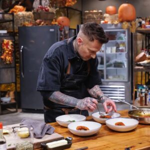 Michael Voltaggio Instagram - 🚨 Beat Bobby Flay Holiday Showdown 🦃 

Premiering @foodnetwork Tuesday, November 7th at 9pm- “Turkey Day Traditions” – THANKSGIVING EPISODE
@katieleebiegel cracks the wishbone with Turkey Day classics and makes this holiday reunion a surprise family affair. @superchef_23 , @bryanvoltaggio and Michael Voltaggio attempt to squash @bobbyflay by leveling the playing field with a new turkey tradition.