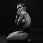 Michaela Marková Instagram - Jedna z nejkrásnějších, ale taky nejprofláklejších fitness póz ~ Možná mě okouzlila právě proto, že ve mně vyvolává pocit křehkosti a zranitelnosti… a zároveň síly a odhodlání. Dokonalou kombinaci co se skrývá v každé z nás. Tak vzácnou a tak jedinečnou. 🖤 📸 @man_and_the_camera ————————————————————————————— #fitgirl#fitnessgirl#czechgirl#girlwithmuscle#girlwithmuscles#musclemodel#fitnessaddiction#dnesnosim#posilovna#bikinibodyguide#bikinibabes#flexibledieting#instahealthy#fitnessblog#fitnessquote#fitnesspro#gymgirls#squatbooty#squatlife#sensual#fitnessmodel#fitnessgoals#fitnesswoman#fitnessinspiration#girlswholift Studio Smart Praha