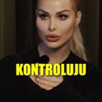 Michaela Marková Instagram - Všude na Tebe vyskakují videa nejrůznějších cviků na břicho… PRAVDOU ale je, že pokud svaly posílíš cvičením, ještě to neznamená, že je hned uvidíš. Dosažení viditelných břišních svalů/sixpacku nebo “plochého břicha” (pokud je to tvůj cíl) je také o množství tuku, které na něm je- Ženy mají navíc tendenci mít přirozeně procento tuku vyšší, než muži. Souvisí to například • s reprodukčními funkcemi • hormonálními rozdíly • metabolismem (jelikož muži mají obecně vyšší svalovou hmotu než ženy, což zvyšuje jejich bazální metabolismus- tedy množství kcal, které spálí pro základních funkce těla) Aj. Velký vliv má také genetika a fakt, že každý na trénink a správně nastavenou stravu reaguje trochu jinak. Takže je důležitá součást procesu taky disciplína, trpělivost a nezapomenout na to, že velmi nízké procentu tuku také nemusí být zdravé 🤞❤️ #sixpack#brisnisvaly#fitnessczsk#cvicimczsk#posiluju#posilovna#czechfitnessgirl#slovakfitness#praguegirl#ceskaholka#fitnessmotivace