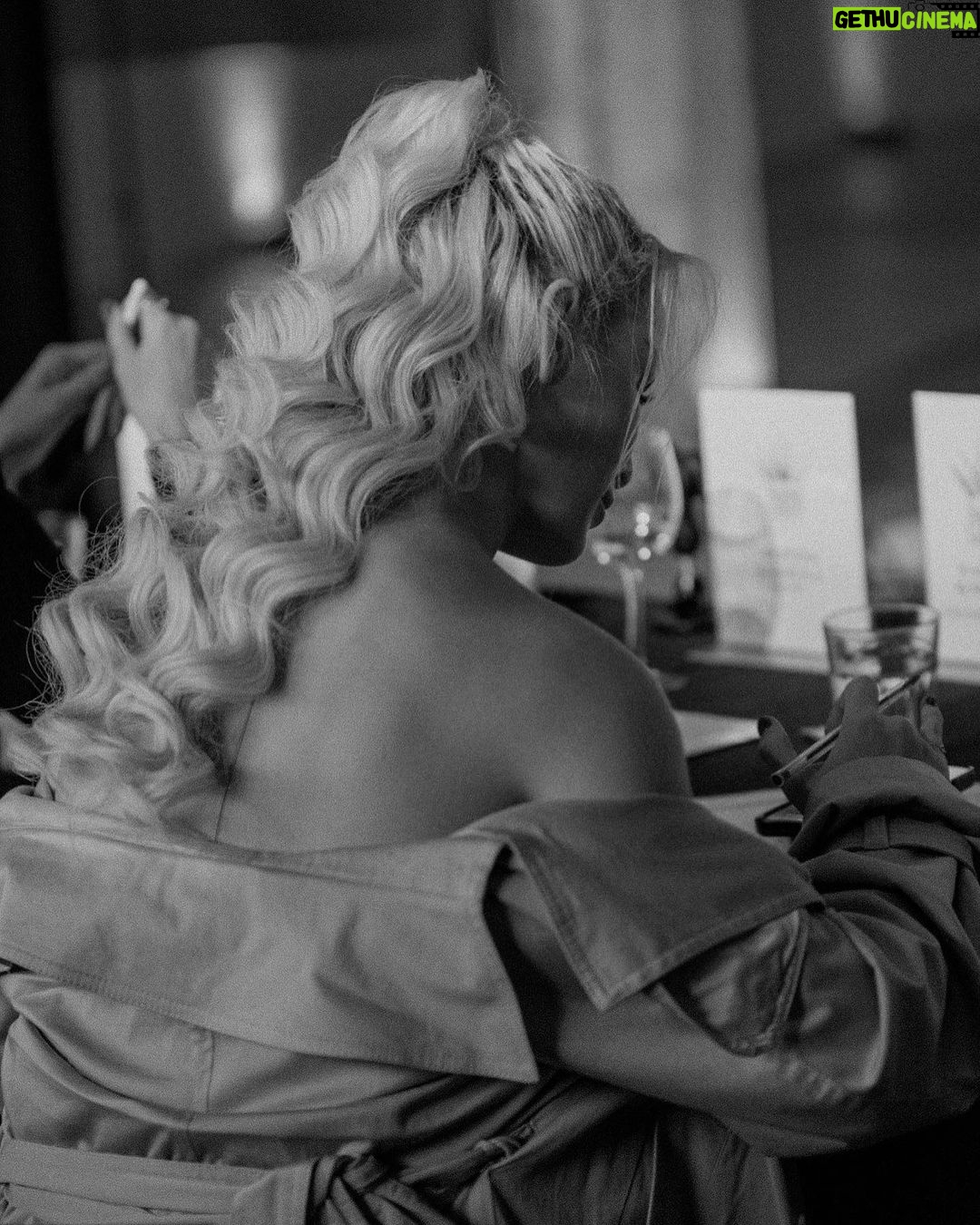 Michaela Marková - 3 Likes - Bts captures 📸
_______________________________________________
#hairstyle#haircare#dnes#dnesnosim#fotnessgirl#fitgirl#fitchick#blondhair#blondhairs#dnesnosim#dnesobliekam#czechfitness#cvicimczsk#posilovna#bodyimage