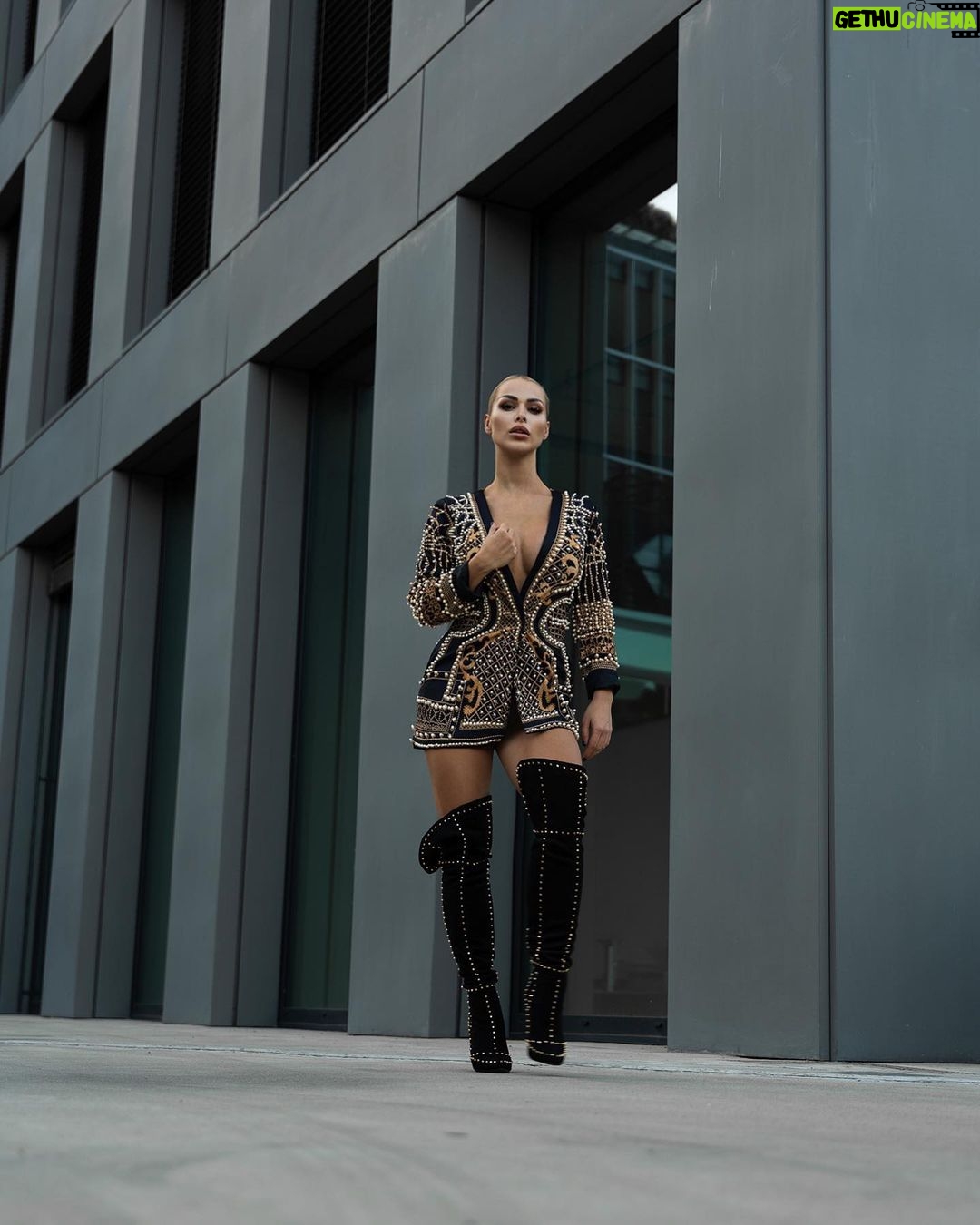 Michaela Marková Instagram - Help me choose your favorites ☺️🤞📸 1-5 @_pattyb_official women’s wear _________________________________ #dnesnosim #dnesobliekam#dnesoblekam#dnesobuvam#dnesfotim #dnestvorim#czechwoman#czechgirl#zcechgirls#cvicimczsk#posilovna#posilka#praguegirl#outfitposts Prague, Czech Republic
