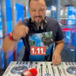 Michal Kavalčík Instagram - Už ve středu večer oslavíme v @oxclubprague 2 narozeniny Trance Party Live! 🥳 Nenechte si to ujít! 🤩 Lístky pořídíte online, odkaz najdete na našem webu, nebo v události na facebooku. Těšíme se na vás, až společně oslavíme 2 roky Trance Music v éteru rádia Kiss! 🥳 Těšit se kromě @nejkrasnejsikluk a @djbasslicker můžete i na spoustu hostů! Tenhle mejdan si nenechte ujít! 🥳 #kissradiokiss #behappy #trancepartylive #narozeniny OX Club Prague